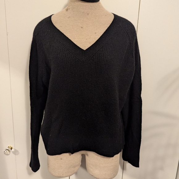 Old Navy Black V Neck Cozy Sweater - Pullover Sweatshirt - Picture 3 of 10